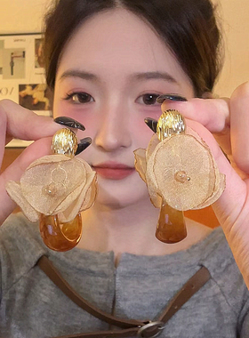 布艺花瓣琥珀滴釉圆环配饰