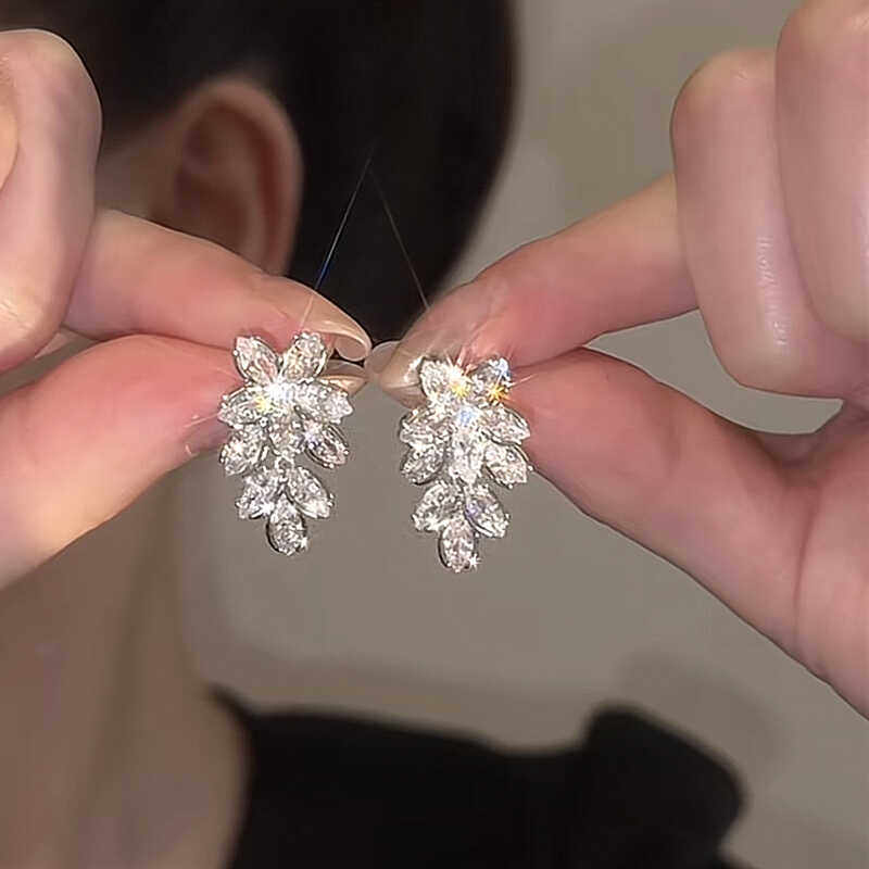 适合夏天的锆石花朵耳环女新款