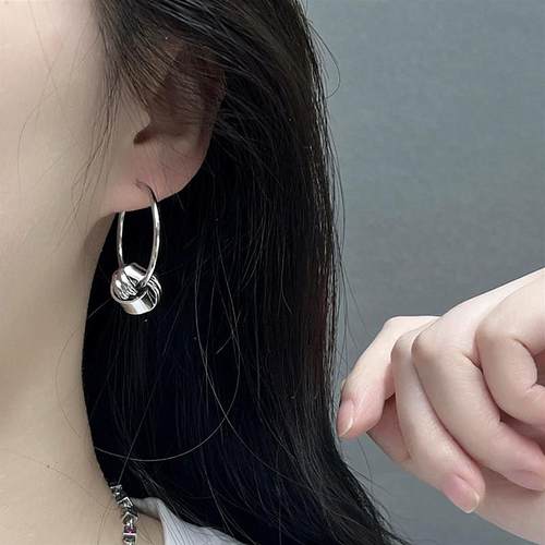 显瘦圆圈小众耳环金属气质