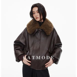 LIONCAT/冬季新款复古时尚羊羔毛领PU皮短款羽绒服女百搭夹克外套