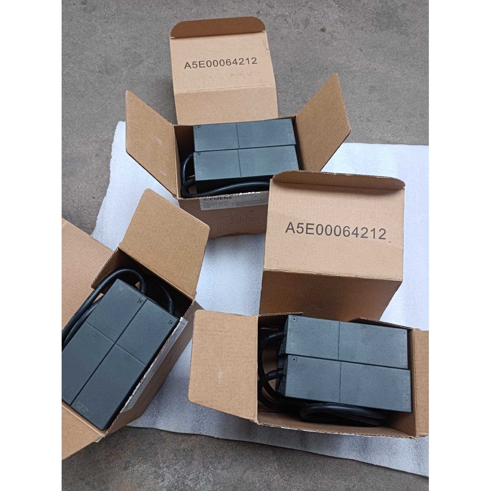 标价是空箱- 6ES7 365-0BA01-0AA0议价