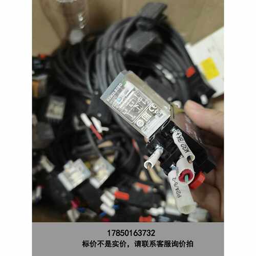 标价是空箱-施耐德中间继电器RXZE1M2C，正常拆机件，成色八九新
