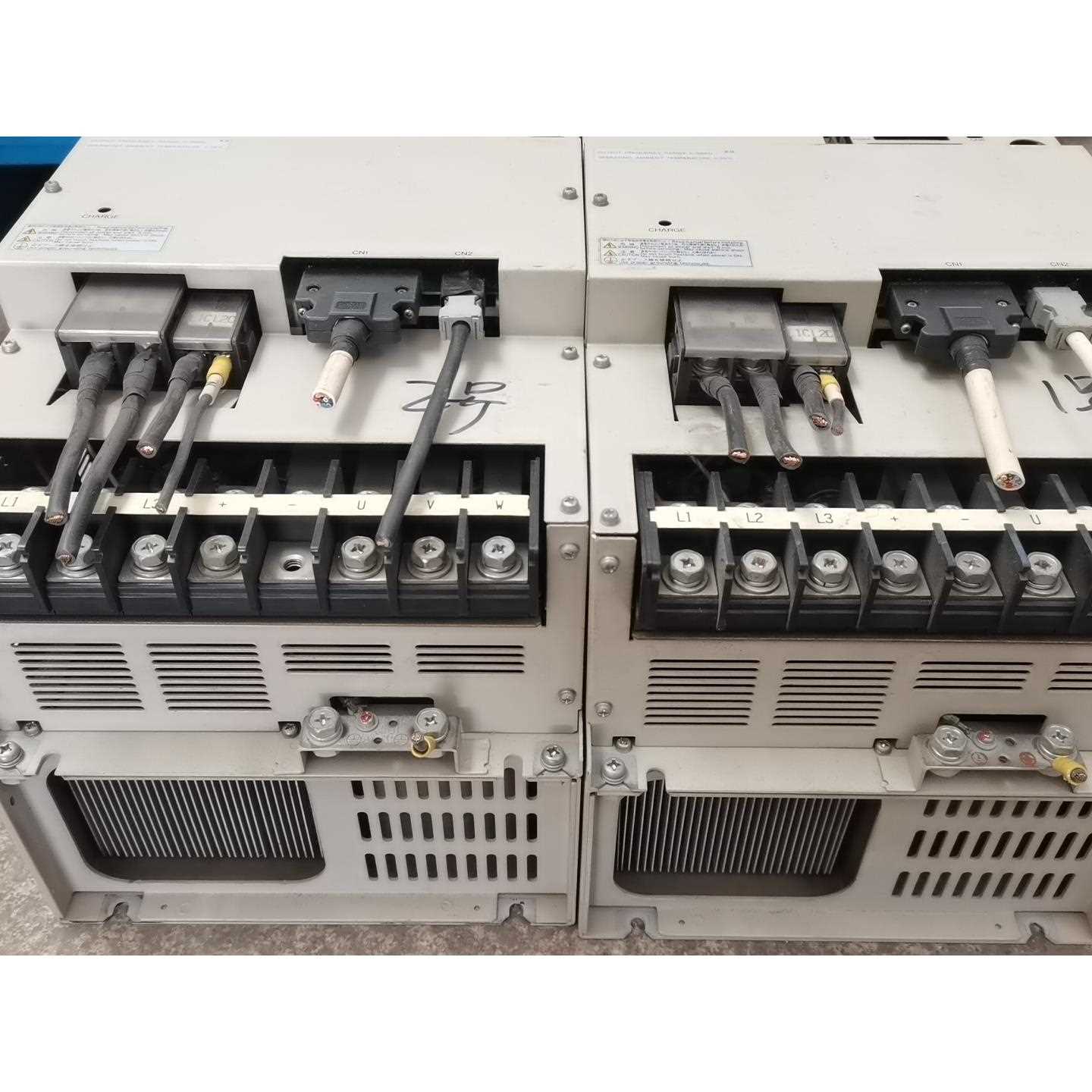 标价是空箱-安川SGDM-1AADA11KW/SGNGH-1AACA61议价