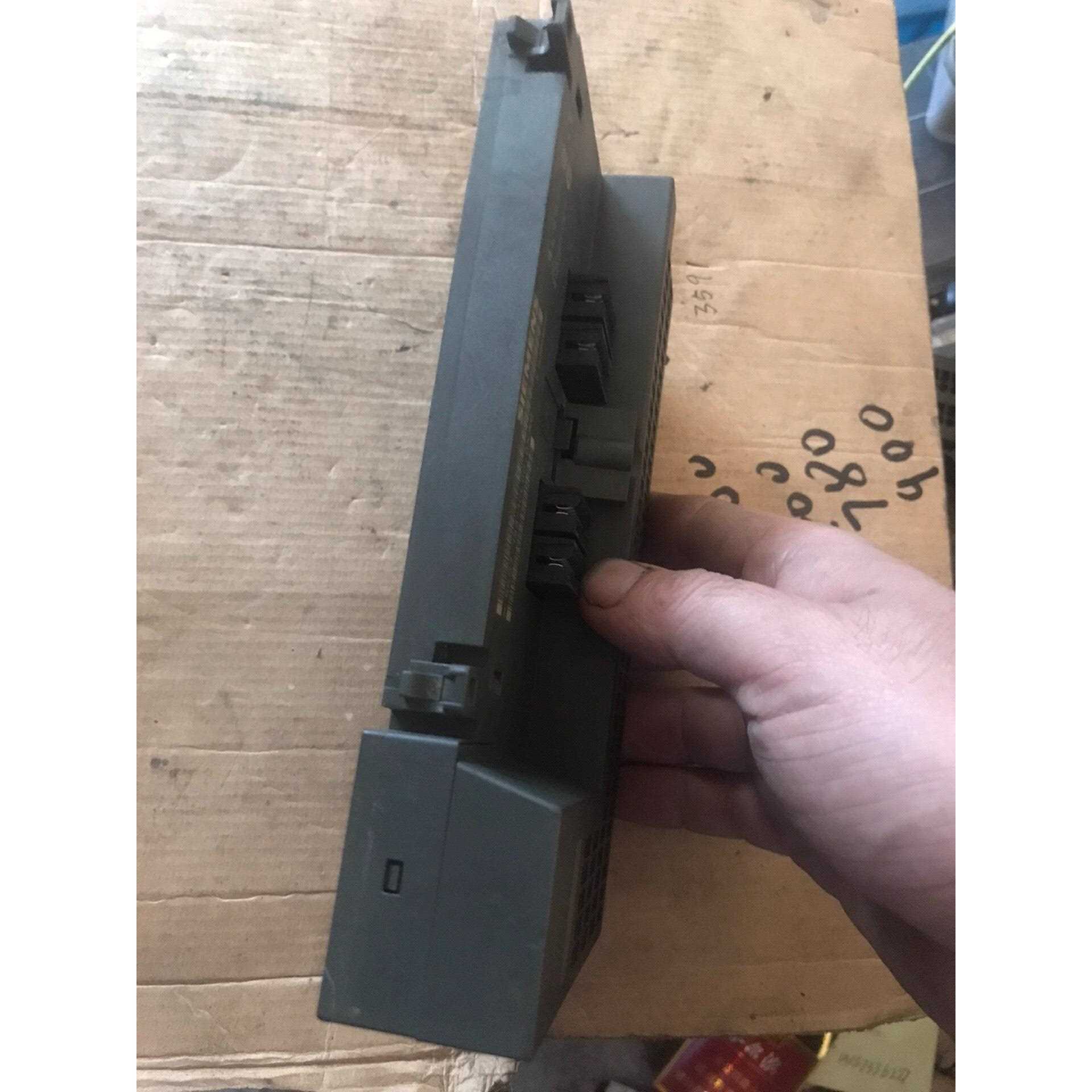 标价是空箱-6ES7193-1CL00-0XA0模块底座，拆机件，议价