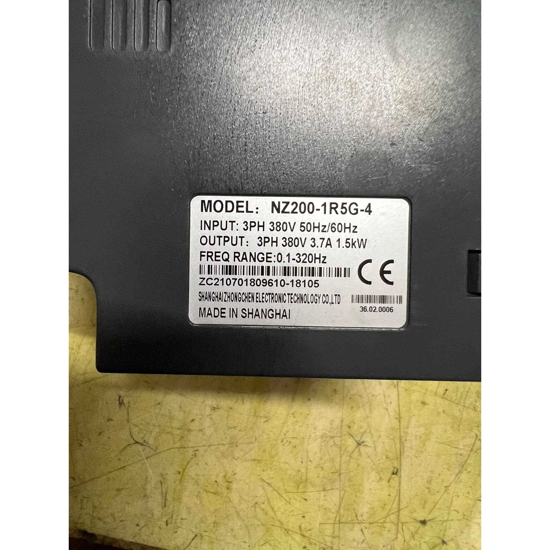 标价是空箱-NZ200-1R5G-4 拆机众辰变频器，实物拍摄，外观功议价
