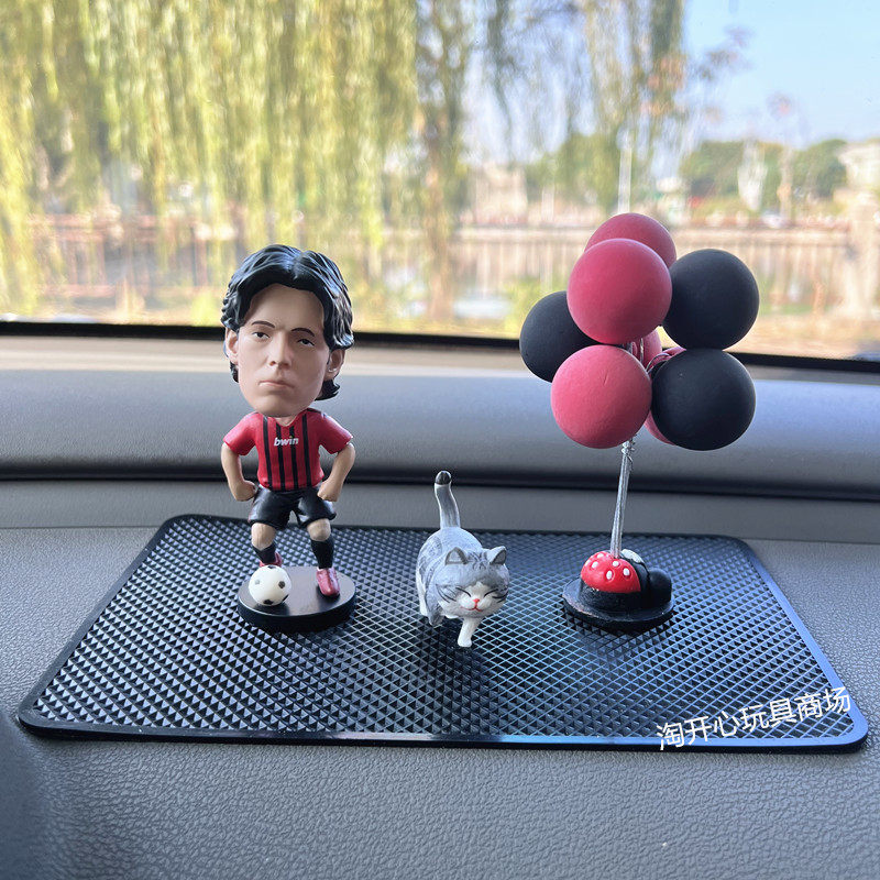 手办公仔模型汽车摆件