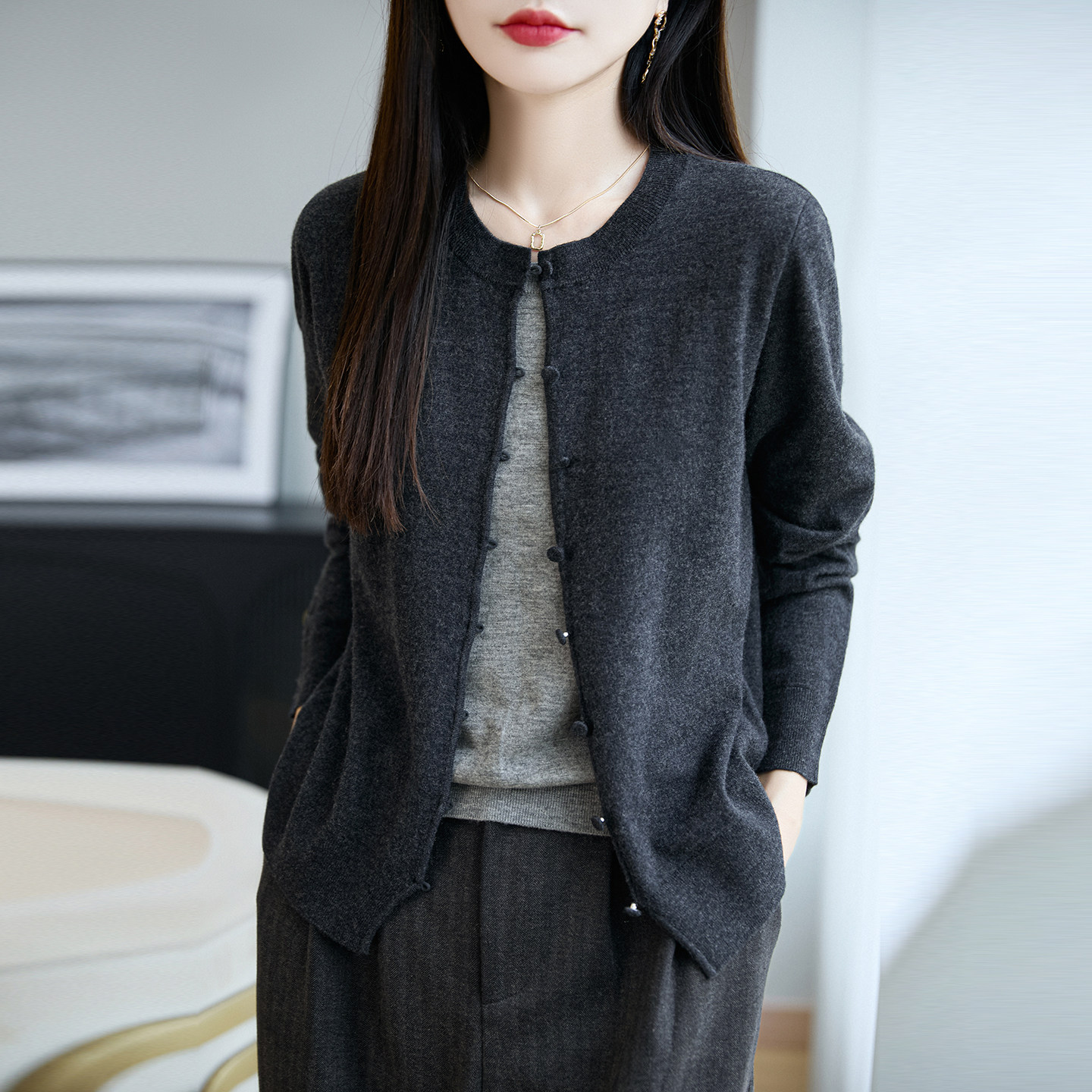 上新中好品质~四季可穿~48支精纺纯羊毛女士假两件开衫背心二件套
