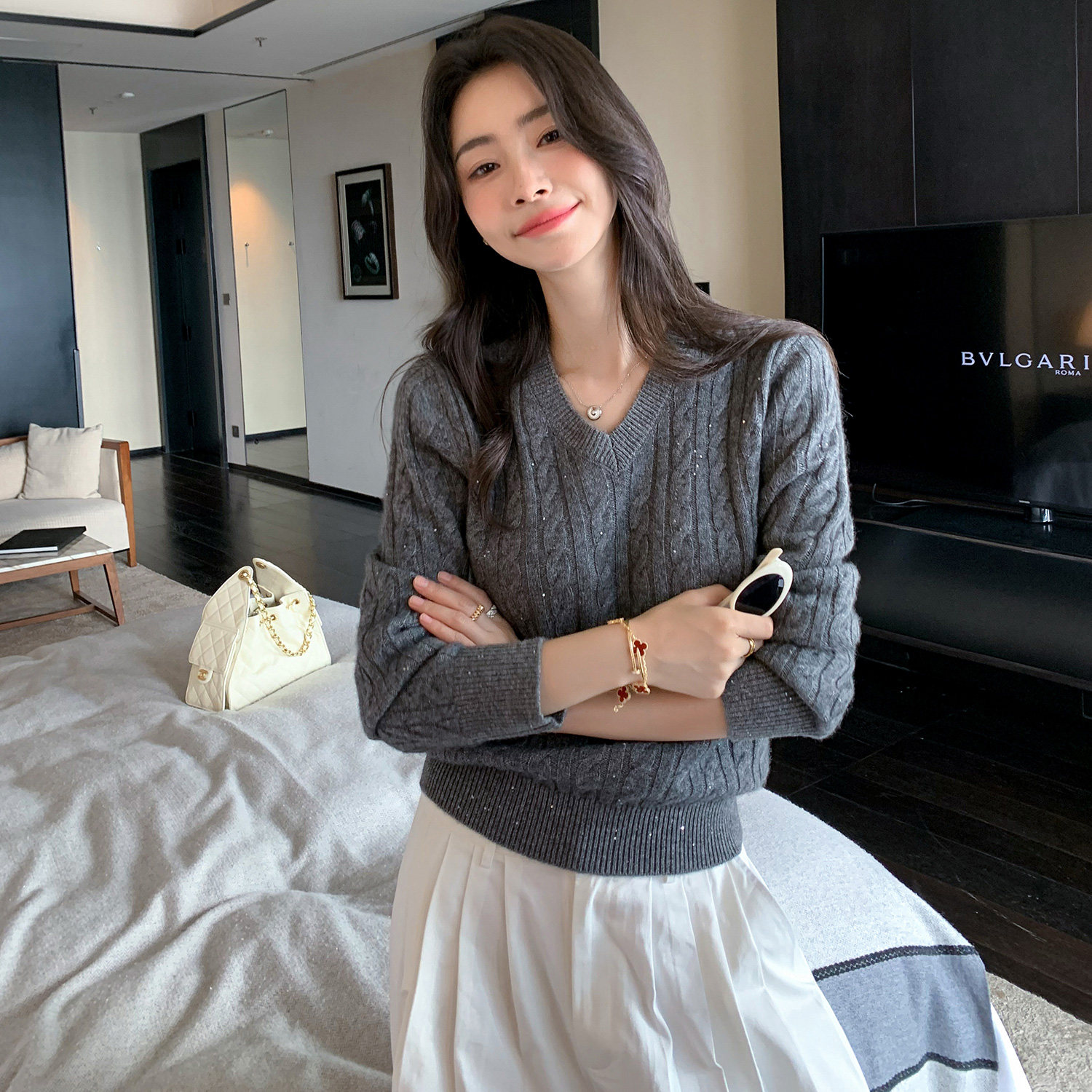 加厚款加金银线珠片~秋冬新款针织羊绒衫女士V领长袖麻花打底毛衣