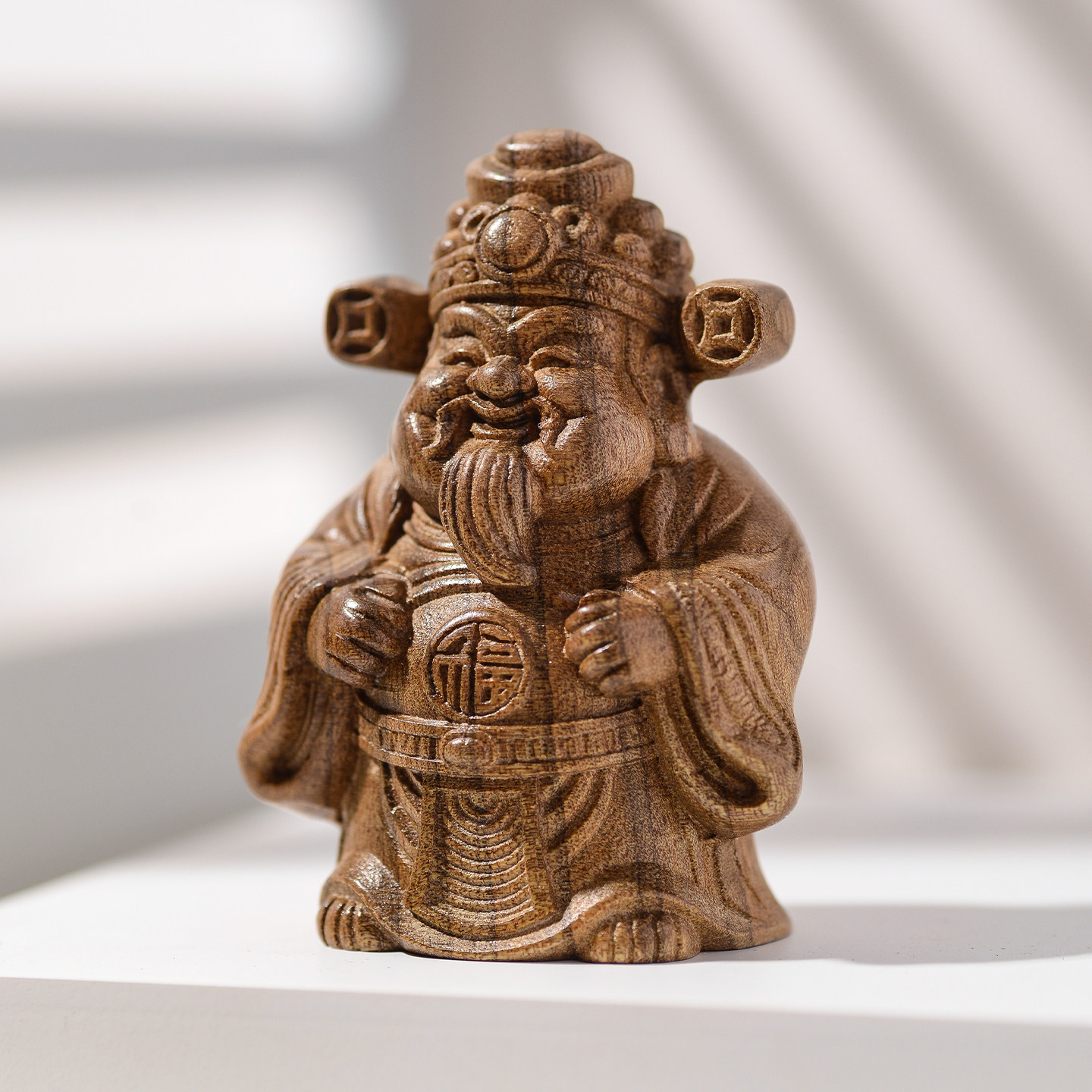 金丝楠整木雕刻财神爷桌面小摆件图片
