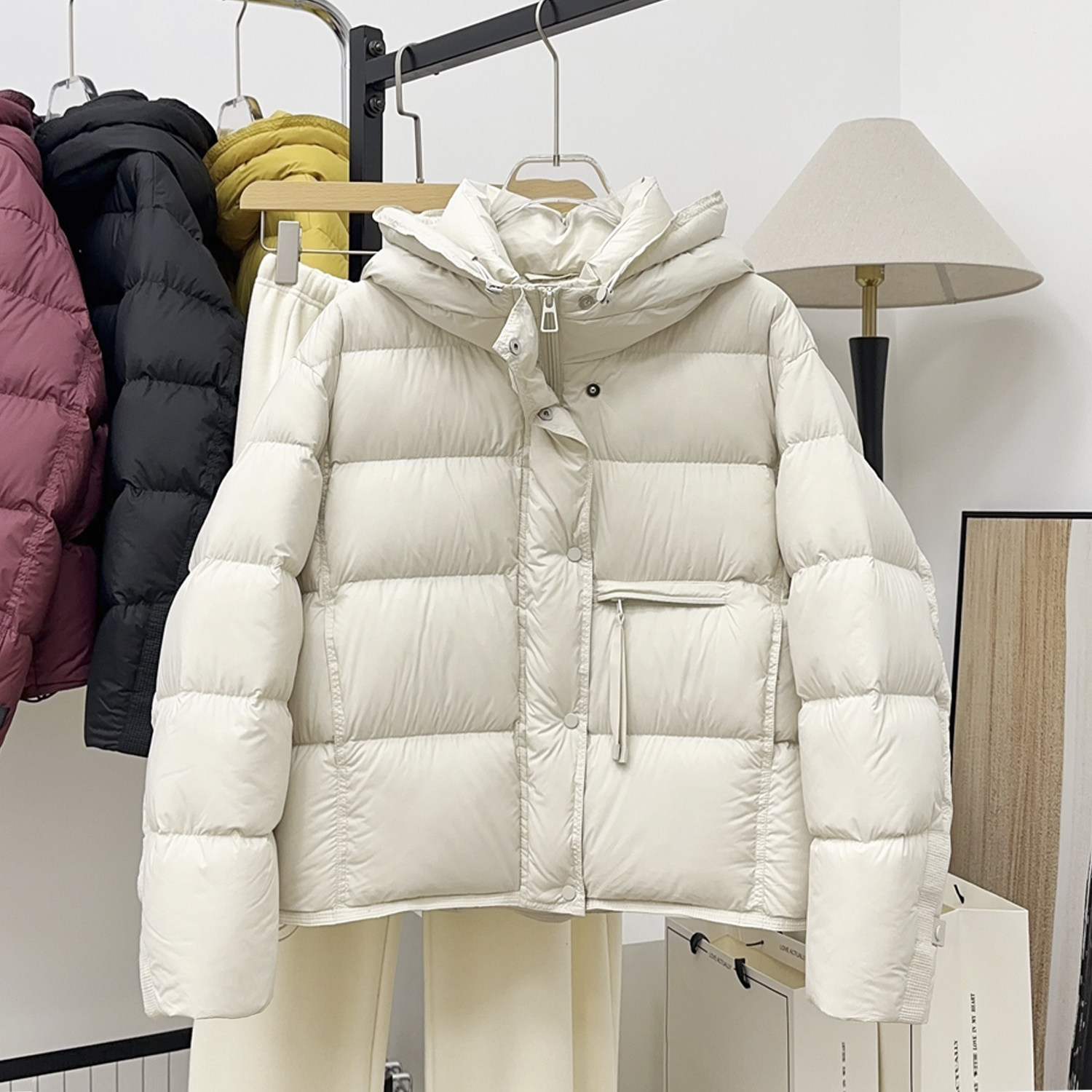 韩版连帽短款羽绒服女2025新款宽松多色90绒面包服冬季女士厚外套