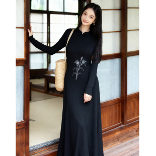 小百合｜新中式改良针织旗袍长袖高级黑色刺绣气质鱼尾收腰连衣裙