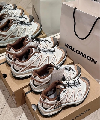 SALOMON萨洛蒙 XT-Quest 舒适运动 跑步鞋 男女同款 米棕