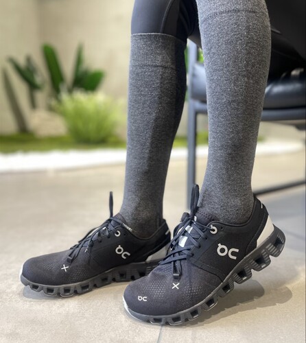 On昂跑 Cloud X3 舒适百搭 防滑耐磨 低帮 训练鞋 女款 紫黑