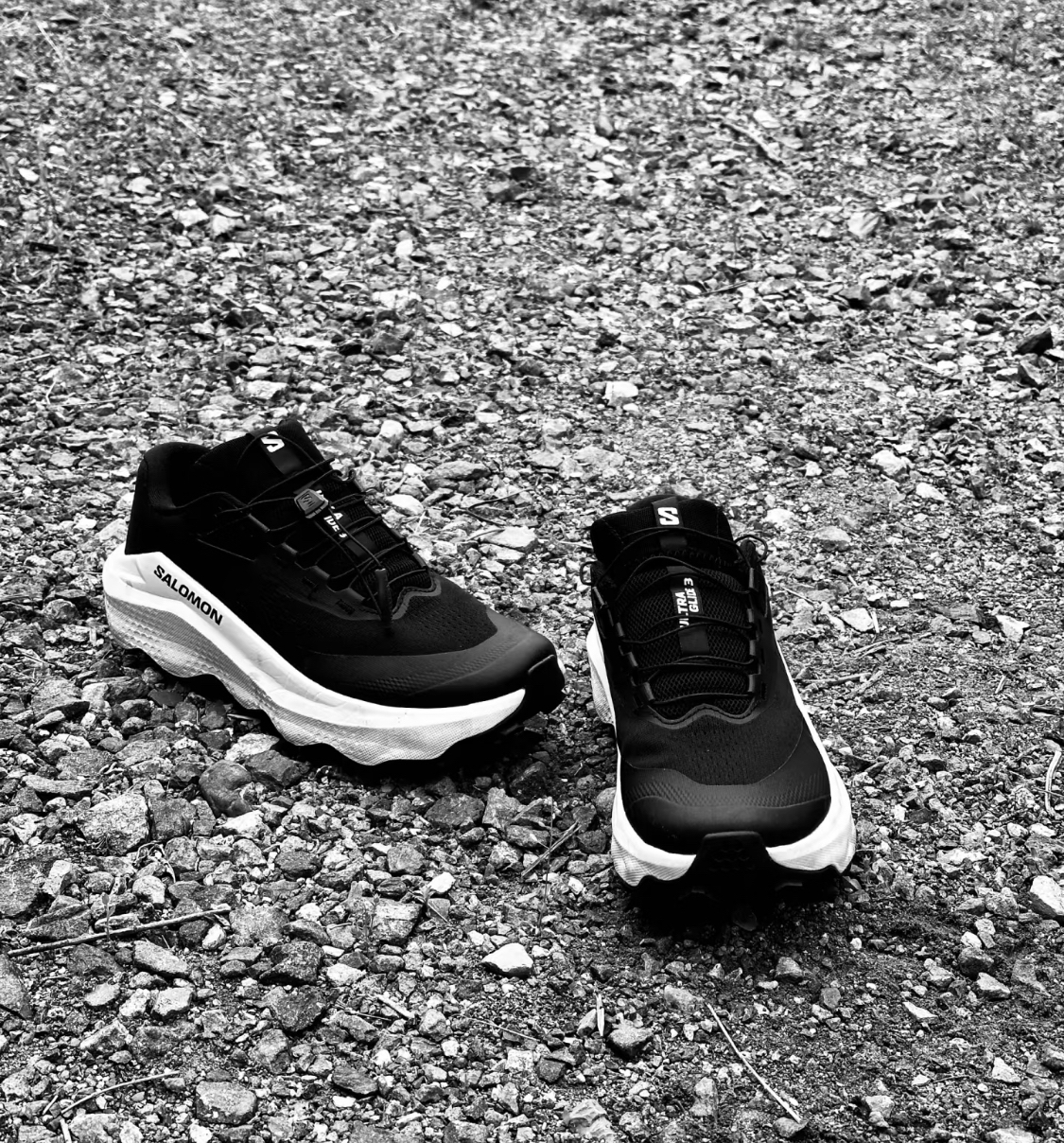 SALOMON萨洛蒙 Ultra Glide 3 舒适柔软 低帮跑步鞋 男款 黑色