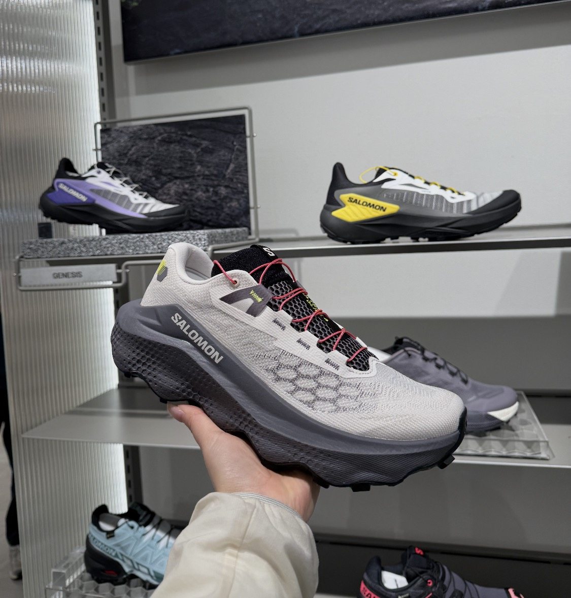 Salomon萨洛蒙户外男女透气缓震中长距离越野跑鞋ULTRA GLIDE 4