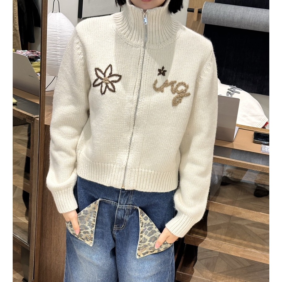 八1105韩国东大门运动户外针织衫区4477600流行通勤高档纯色档口