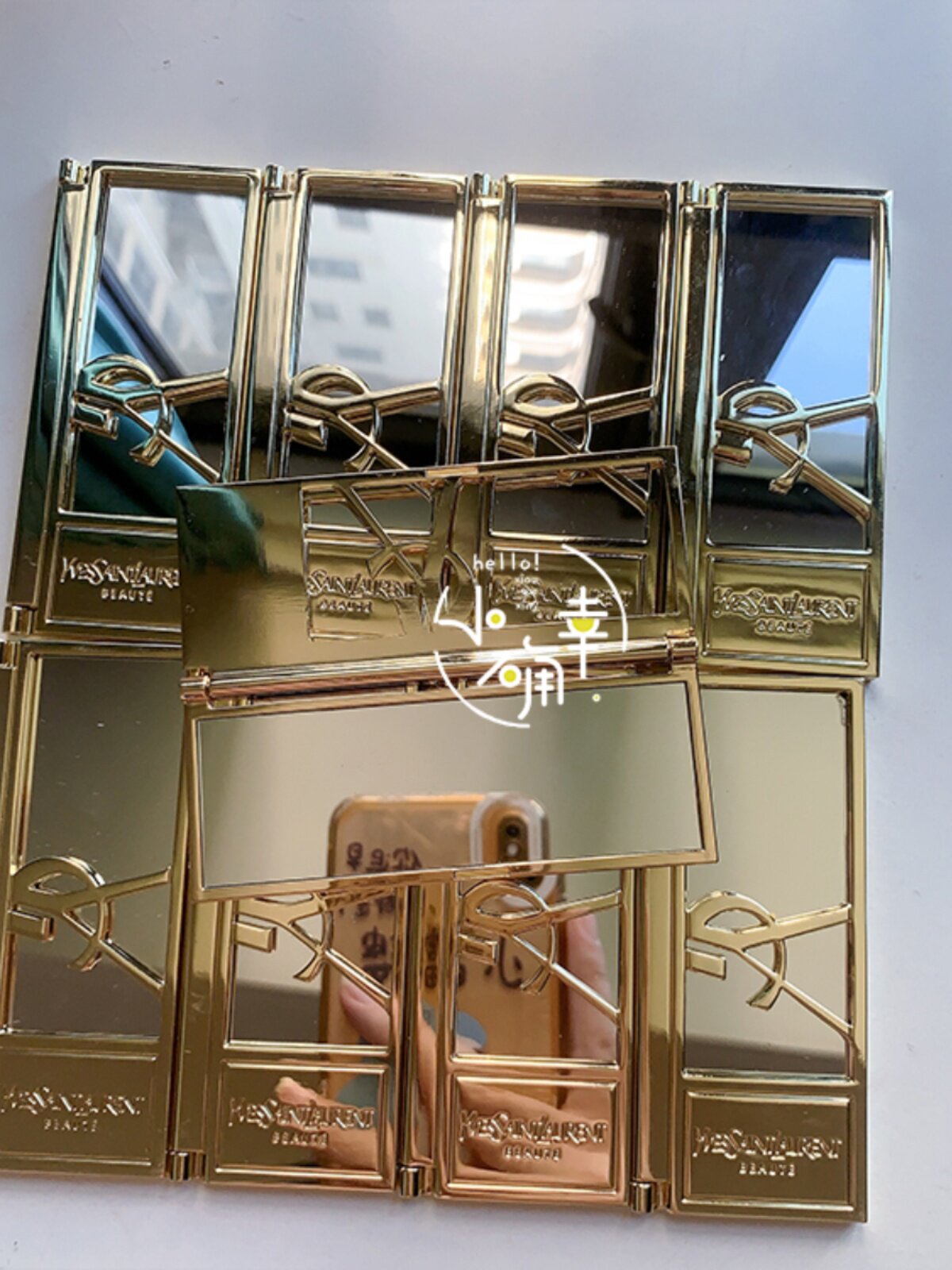 재고 있음 마카오 YSL 카운터 선물 금속 중공 접이식 휴대용 화장 거울 자기 작은 거울 휴대용 무료 배송