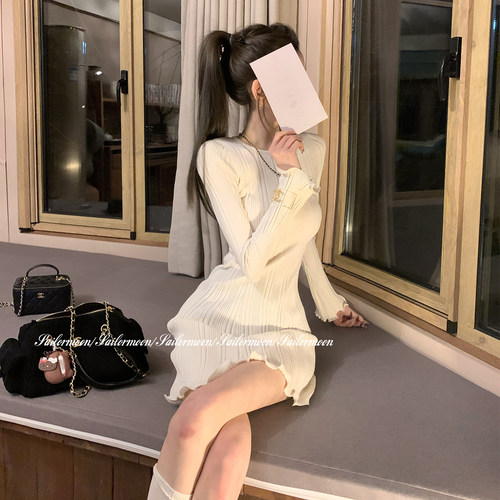 F PROJECT【莫利纳少女】露背针织小裙摆长袖针织度假连衣裙