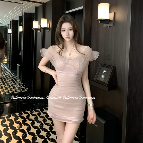 F PROJECT【柔褶花漾】v领蕾丝网纱裙立体小飞袖褶皱包臀连衣裙