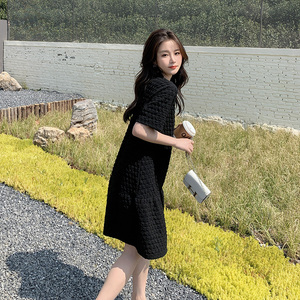 法式提花连衣裙女春夏2025新款赫本风浪漫复古洋气遮肚显瘦小黑裙图片