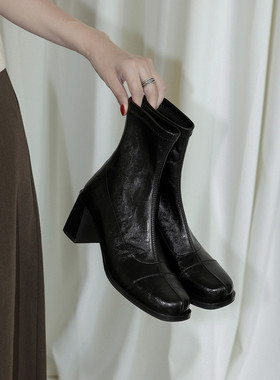 Seenlt-短靴子女早秋冬季巨好看牛筋底复古配裙子黑棕色高粗跟弹