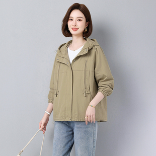 连帽短外套女宽松纯棉2026新款中年妈妈短款风衣休闲大码减龄上衣