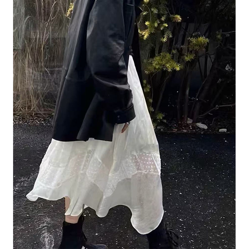 韩系醋酸缎面蕾丝不规则半身裙