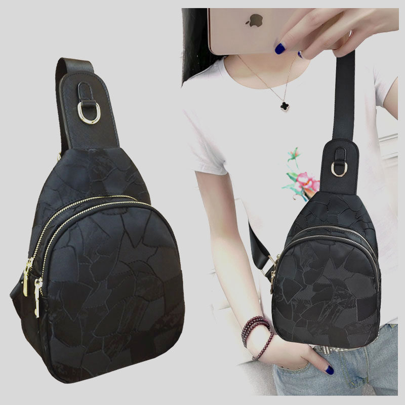 2026新款胸包女韩版潮帆布包时尚斜挎包休闲运动腰包胸前手机包