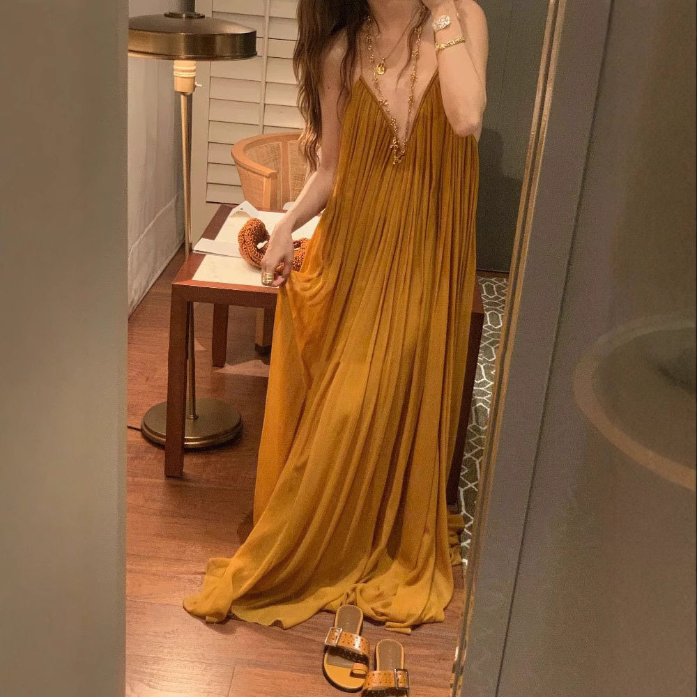 深V吊带设计感气质度假风仙女连衣裙超仙甜美女夏高质感富家千金