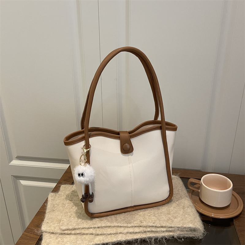 单肩腋下包秋季手提托特水桶包