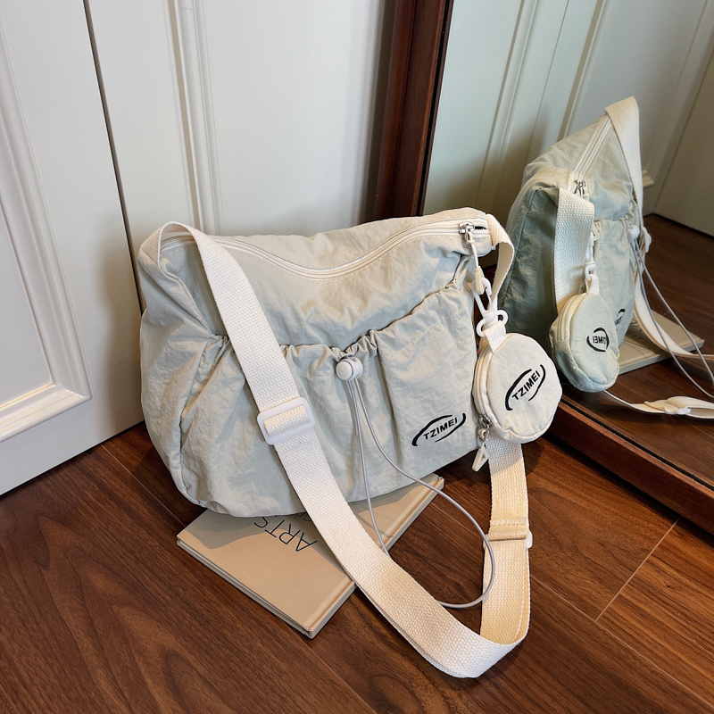 水桶尼龙包百搭洋气单肩斜挎包