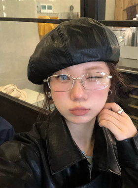 秋冬必不可少的软皮质黑色贝雷帽