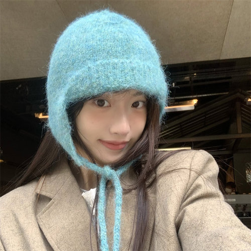 冬天一定要入的显白湖蓝绿护耳帽