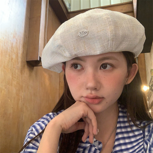 浅春系搭配清爽干净浅蓝色贝雷帽