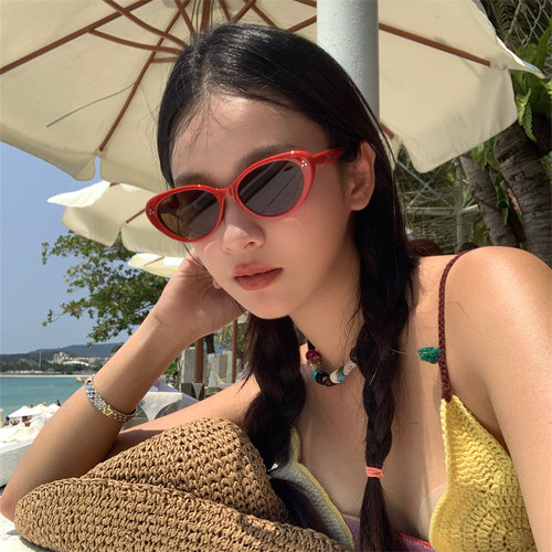 适合海边度假复古红色墨镜显脸小