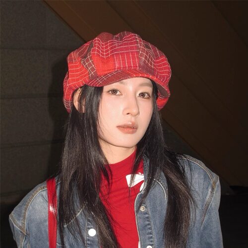 大版显脸小显白红色格纹八角帽潮