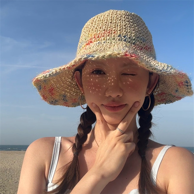 适合夏天旅游出片彩虹线编织草帽