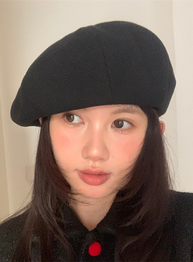 秋冬搭配必不可少的黑色贝雷帽潮