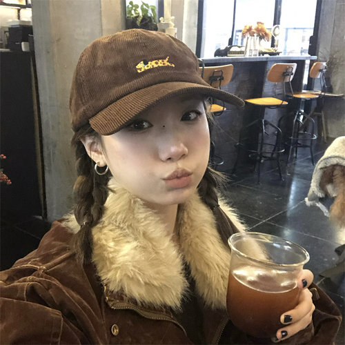 秋冬百搭灯芯绒软顶鸭舌帽显脸小