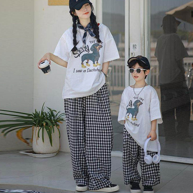 好看的亲子装2026夏新款一家三口潮酷上衣母子母女装印花T恤拍照