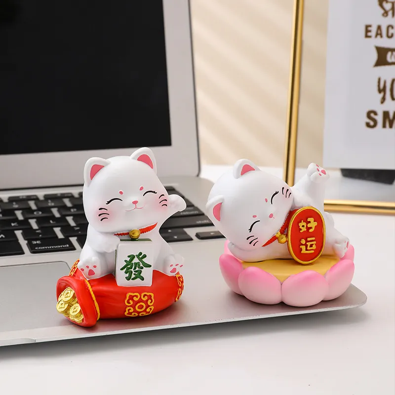 车载卡通招财猫汽车高级感装饰中控台车内饰品摆件新款减压可爱