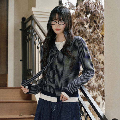 PSO Brand 女装学院风假两件撞色V领条纹针织衫连帽披肩毛衣秋冬