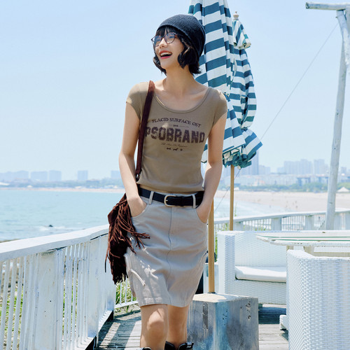 PSO Brand 女装弹力针织字母LOGO短款圆领短袖上衣修身正肩女T恤