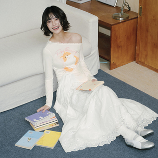 Brand T恤设计感秋季 女装 长袖 可爱手绘小猫系带斜肩上衣修身 PSO