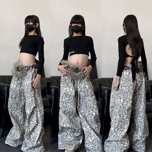 春秋新款女童爵士舞露背上衣皮草腰封豹纹裤子少儿街舞演出服套装