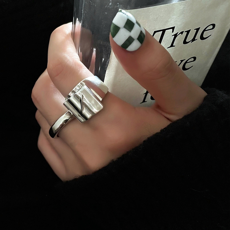 今饰有约女纯银甜美戒指