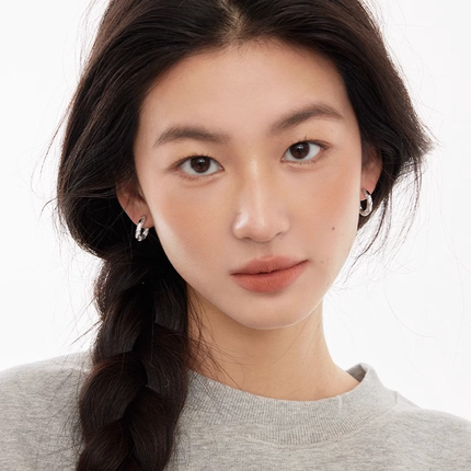 2025新款同款韩国东大门设计镶钻高级感圈圈耳钉女简约轻奢耳环
