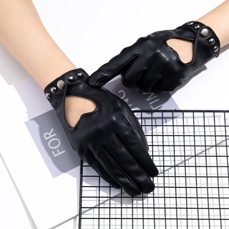 进口女士PU手套心形柳钉春秋全指保暖时尚开车骑行服饰配件现货批