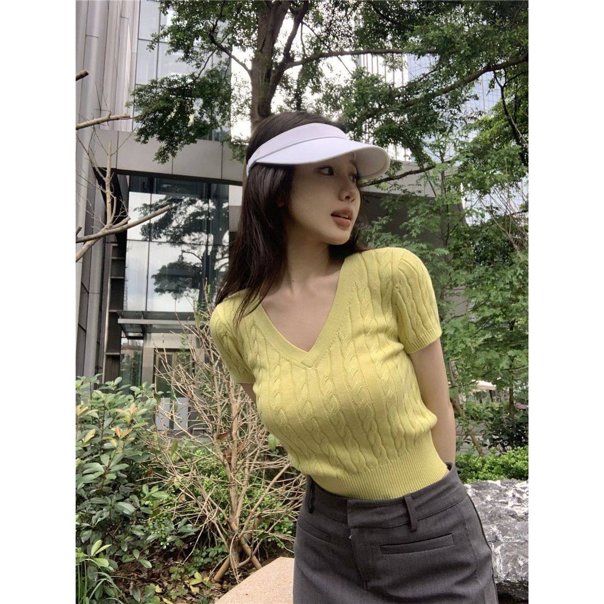 山姆进口韩系chic麻花针织短袖t恤女款夏季紧身短款v领设计感气质