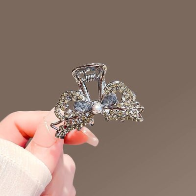 进口时尚水钻蝴蝶结小号抓夹女2025年新款后脑勺半扎发鲨鱼夹气质